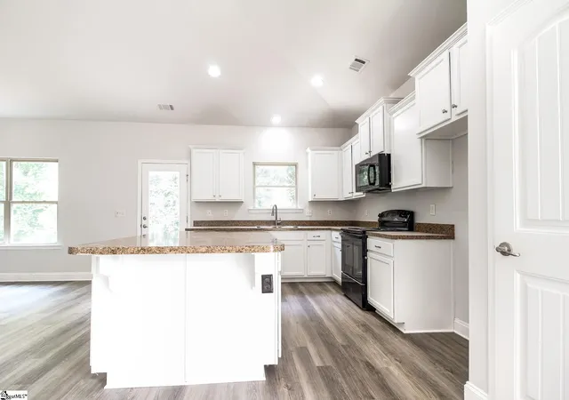 Photo 2 of Single family home for sale at 118 Winterwood Ct, Roebuck, SC 29376 | MLS# 1605436 | Listing updated on 2026-10-15
