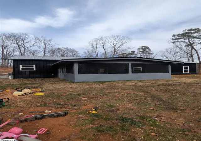 Photo 3 of Single family home for sale at 292 Rabbit Rd, Travelers Rest, SC 29690 | MLS# 1606072 | Listing updated on 2026-10-13