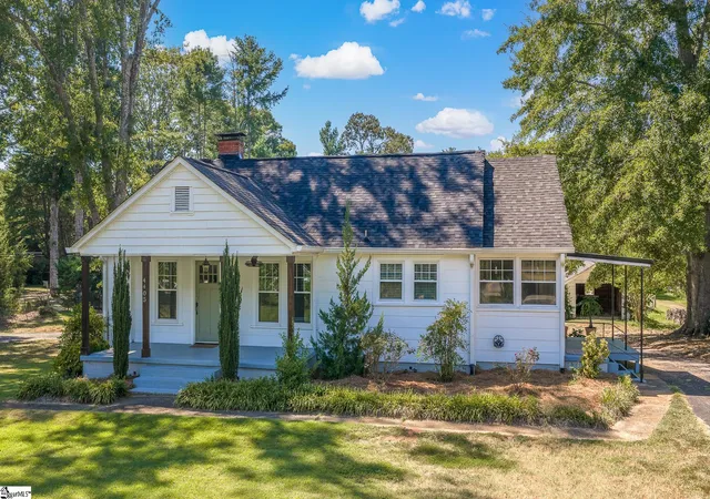 Photo 2 of Single family home for sale at 4405 Old Buncombe Rd, Greenville, SC 29617 | MLS# 1603658 | Listing updated on 2026-09-12