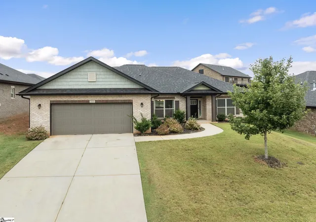 Photo 1 of Single family home for sale at 305 Rolling Waters Dr, Greenville, SC 29605 | MLS# 1605005 | Listing updated on 2026-10-15