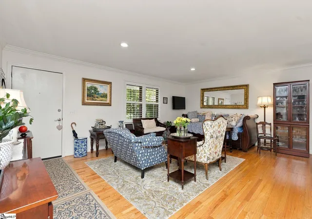 Photo 3 of Single family home for sale at 7 Thames Dr, Taylors, SC 29687 | MLS# 1604504 | Listing updated on 2026-09-23