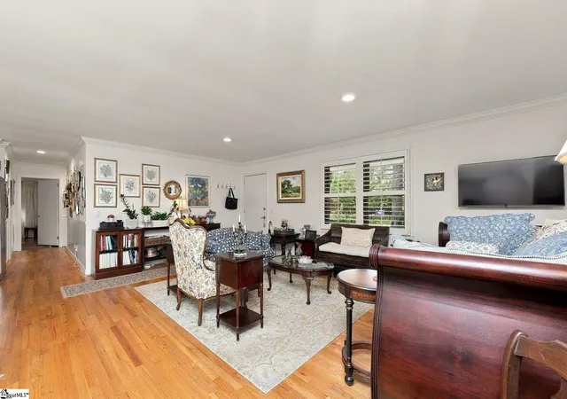 Photo 4 of Single family home for sale at 7 Thames Dr, Taylors, SC 29687 | MLS# 1604504 | Listing updated on 2026-09-23