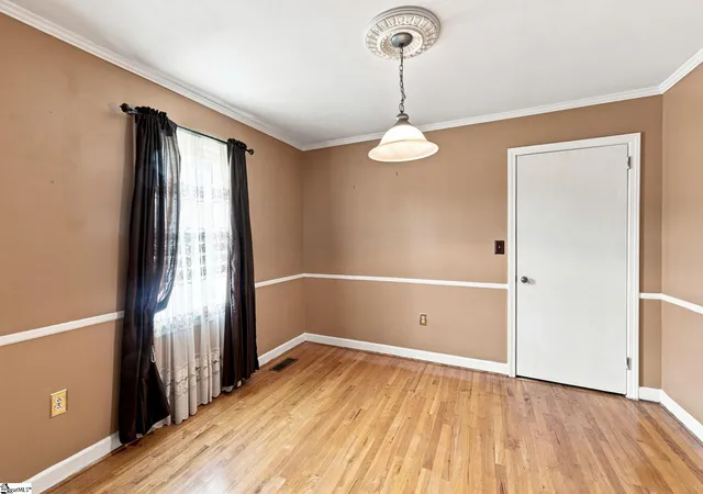 Photo 3 of Single family home for sale at 10 Arbutus Trl, Greenville, SC 29607 | MLS# 1602918 | Listing updated on 2026-10-02