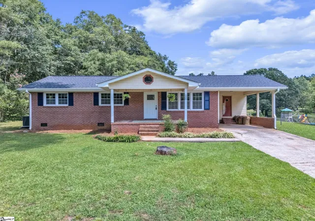 Photo 1 of Single family home for sale at 159 Greenbriar Dr, Liberty, SC 29657 | MLS# 1600870 | Listing updated on 2026-09-22