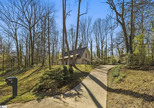 Photo 3 of Single family home for sale at 12 Coleman Dr, Travelers Rest, SC 29690 | MLS# 1603246 | Listing updated on 2026-09-08