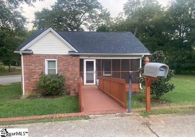 Photo 1 of Single family home for sale at 20 Lindberg Ave, Greenville, SC 29601 | MLS# 1604547 | Listing updated on 2026-10-01