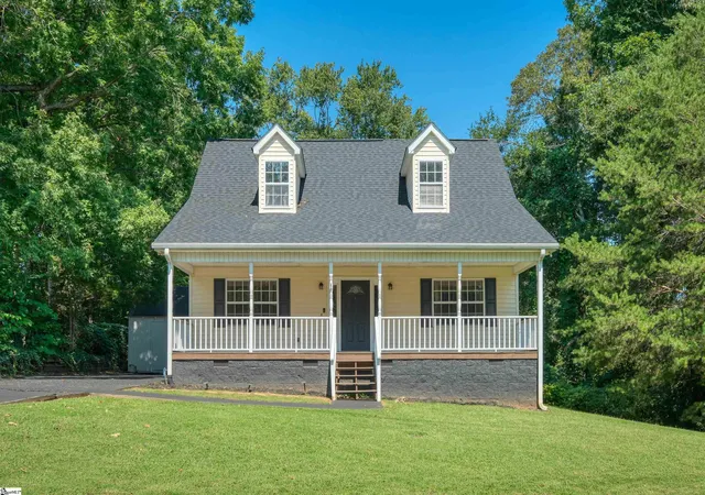 Photo 1 of Single family home for sale at 222 Midland Dr, Easley, SC 29640 | MLS# 1604065 | Listing updated on 2026-10-26