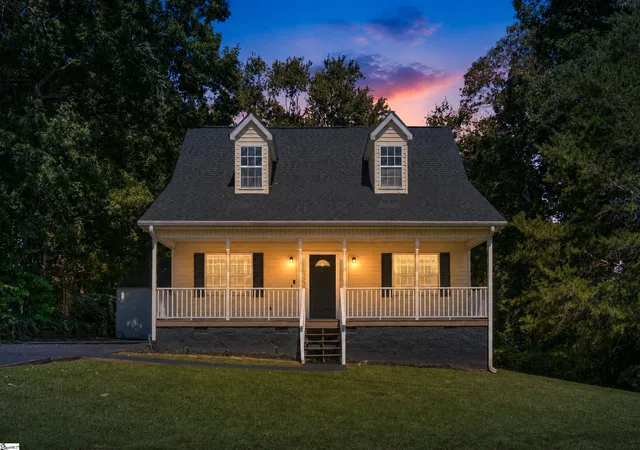 Photo 2 of Single family home for sale at 222 Midland Dr, Easley, SC 29640 | MLS# 1604065 | Listing updated on 2026-10-26
