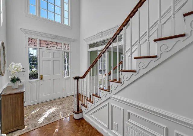 Photo 4 of Single family home for sale at 100 Holbrook Trl, Greenville, SC 29605 | MLS# 1606492 | Listing updated on 2026-10-13