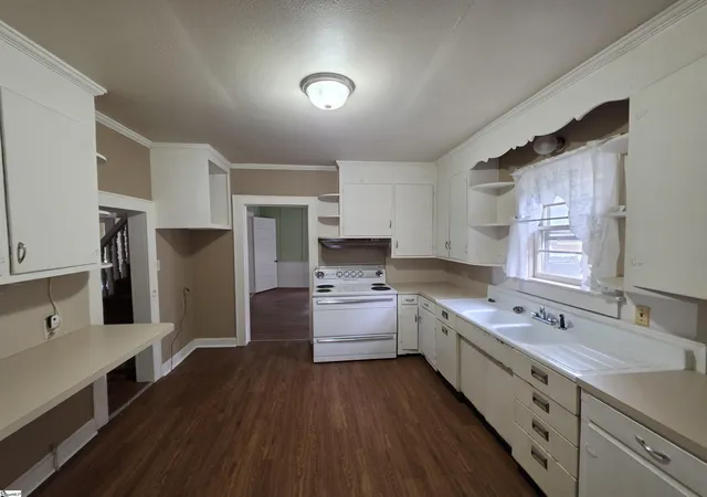 Photo 4 of Single family home for sale at 511 S Main St, Fountain Inn, SC 29644 | MLS# 1604322 | Listing updated on 2026-09-24