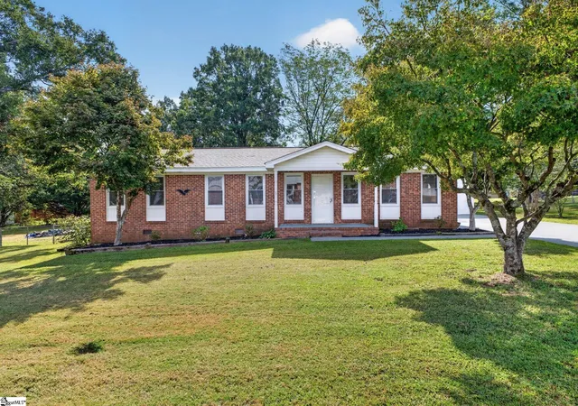 Photo 1 of Single family home for sale at 7 Shubuta Ct, Greenville, SC 29617 | MLS# 1605561 | Listing updated on 2026-10-02