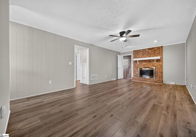 Photo 2 of Single family home for sale at 7 Shubuta Ct, Greenville, SC 29617 | MLS# 1605561 | Listing updated on 2026-10-02