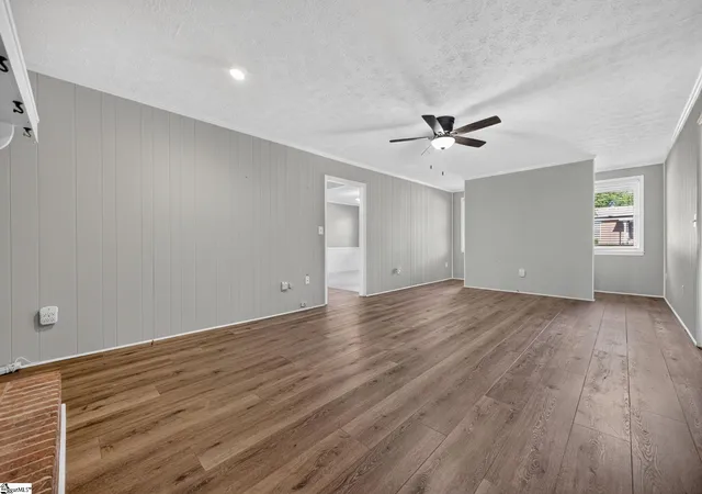 Photo 3 of Single family home for sale at 7 Shubuta Ct, Greenville, SC 29617 | MLS# 1605561 | Listing updated on 2026-10-02