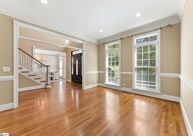 Photo 3 of Sale Pending at 401 Rivercrest Dr, Taylors, SC 29687 | MLS# 1606047 | Listing updated on 2026-10-23