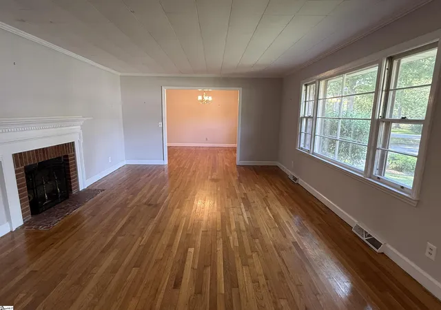 Photo 2 of Single family home for sale at 307 Spruce St, Clinton, SC 29325 | MLS# 1604257 | Listing updated on 2026-09-21