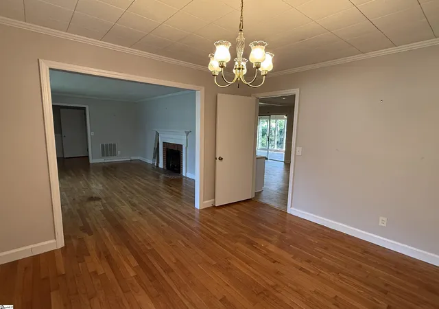 Photo 4 of Single family home for sale at 307 Spruce St, Clinton, SC 29325 | MLS# 1604257 | Listing updated on 2026-09-21