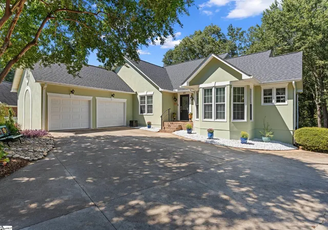 Photo 1 of Single family home for sale at 432 Thorn Meadow Ln, Boiling Springs, SC 29316 | MLS# 1603626 | Listing updated on 2026-09-13