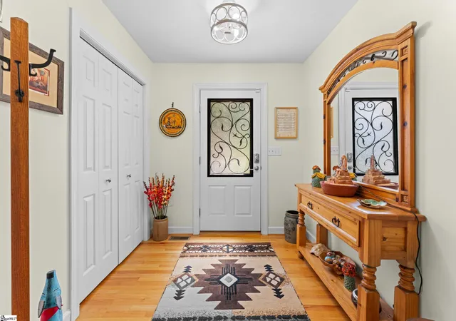 Photo 4 of Single family home for sale at 432 Thorn Meadow Ln, Boiling Springs, SC 29316 | MLS# 1603626 | Listing updated on 2026-09-13