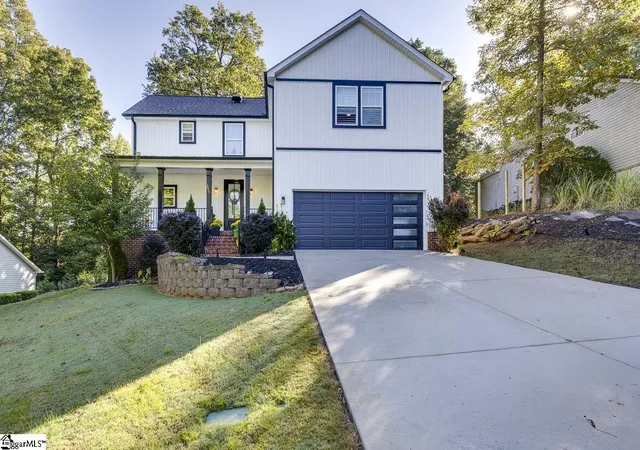 Photo 1 of Single family home for sale at 1021 Powderhorn Rd, Simpsonville, SC 29681 | MLS# 1606184 | Listing updated on 2026-10-10