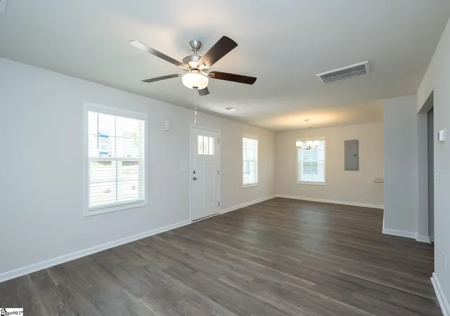 Photo 3 of Single family home for sale at 220 Waltham Ct, Greenville, SC 29617 | MLS# 1604962 | Listing updated on 2026-09-25