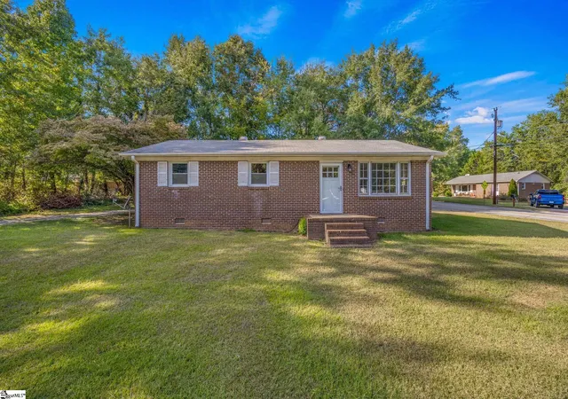 Photo 1 of Single family home for sale at 123 Paris View Dr, Travelers Rest, SC 29690 | MLS# 1605528 | Listing updated on 2026-10-02