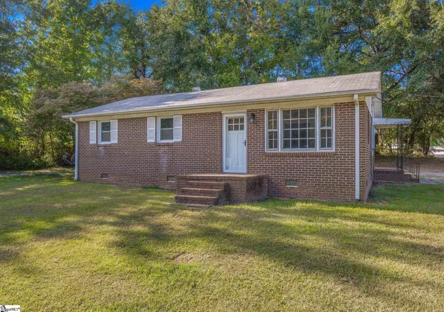 Photo 3 of Single family home for sale at 123 Paris View Dr, Travelers Rest, SC 29690 | MLS# 1605528 | Listing updated on 2026-10-02