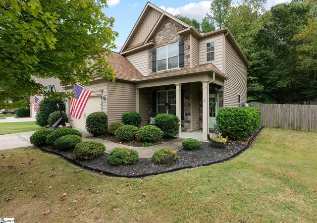 Photo 1 of Single family home for sale at 2 Oak Willow Ct, Fountain Inn, SC 29644 | MLS# 1606550 | Listing updated on 2026-10-14