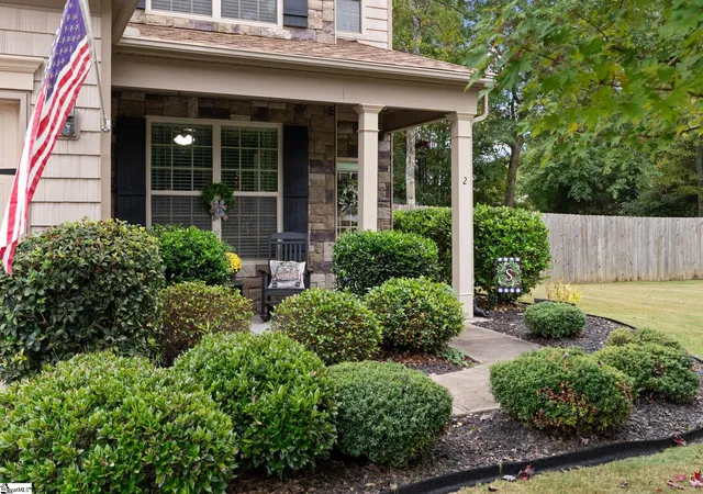 Photo 2 of Single family home for sale at 2 Oak Willow Ct, Fountain Inn, SC 29644 | MLS# 1606550 | Listing updated on 2026-10-14