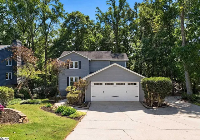 Photo 1 of Single family home for sale at 401 Sugar Crk Ln, Greer, SC 29650 | MLS# 1606442 | Listing updated on 2026-10-22