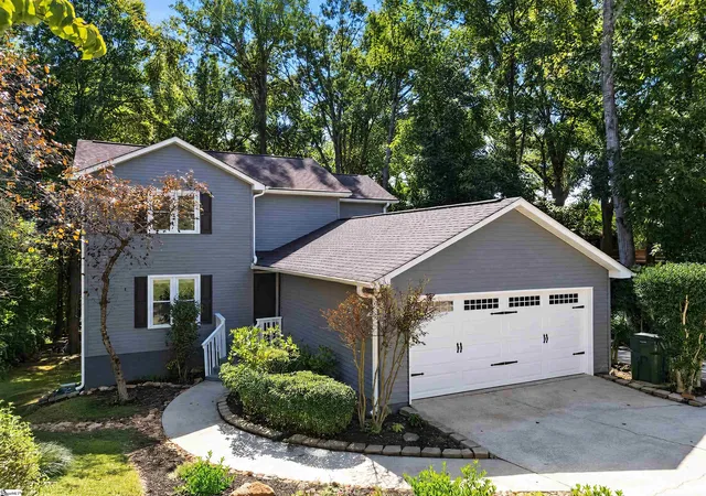 Photo 2 of Single family home for sale at 401 Sugar Crk Ln, Greer, SC 29650 | MLS# 1606442 | Listing updated on 2026-10-22