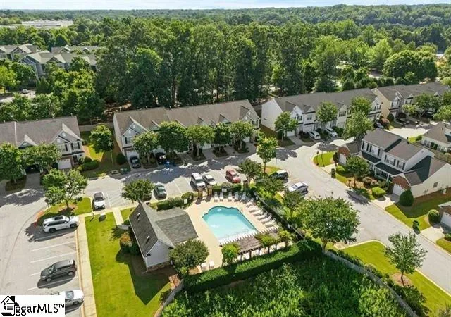 Photo 2 of Townhouse for sale at 205 Shady Grv Dr, Simpsonville, SC 29681 | MLS# 1603909 | Listing updated on 2026-09-19