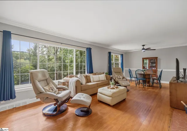 Photo 3 of Single family home for sale at 204 Hermitage Rd, Greenville, SC 29615 | MLS# 1604011 | Listing updated on 2026-10-02