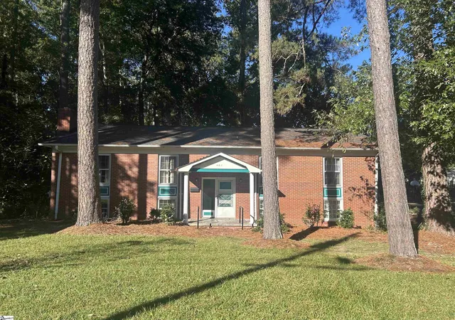 Single family home for sale at 402 Chestnut St, Clinton, SC 29325 | MLS# 1606257