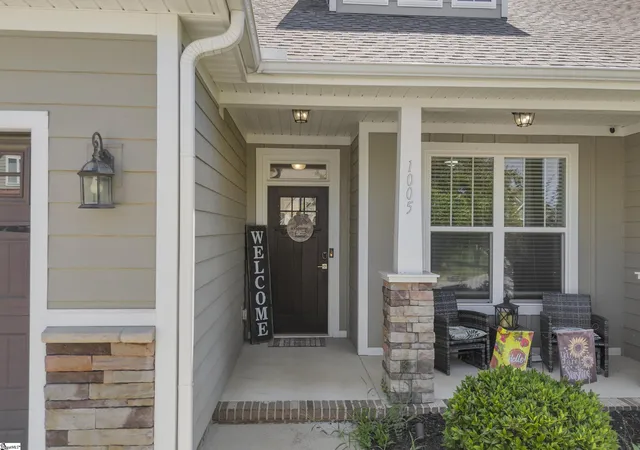 Photo 2 of Single family home for sale at 1005 Anglian Pl, Simpsonville, SC 29681 | MLS# 1603664 | Listing updated on 2026-09-12