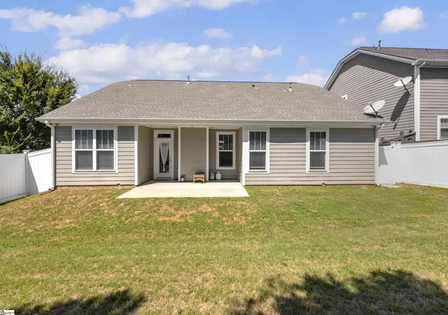 Photo 2 of Single family home for sale at 1005 Anglian Pl, Simpsonville, SC 29681 | MLS# 1603664 | Listing updated on 2026-09-12
