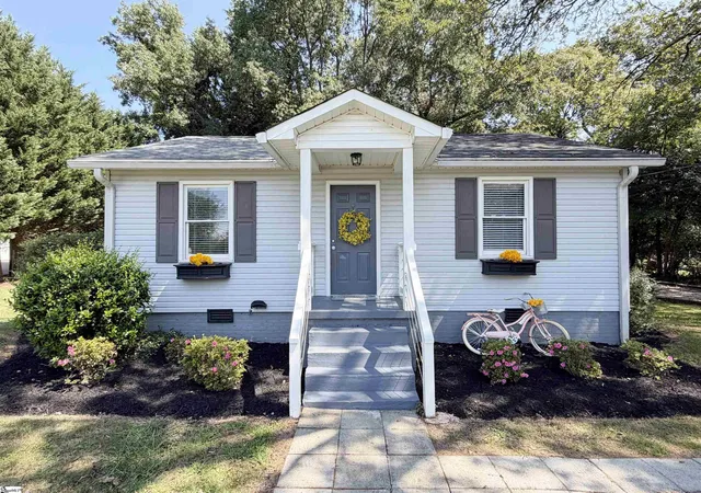 Photo 1 of Single family home for sale at 200 Carolina Ave, Greer, SC 29650 | MLS# 1602912 | Listing updated on 2026-09-04