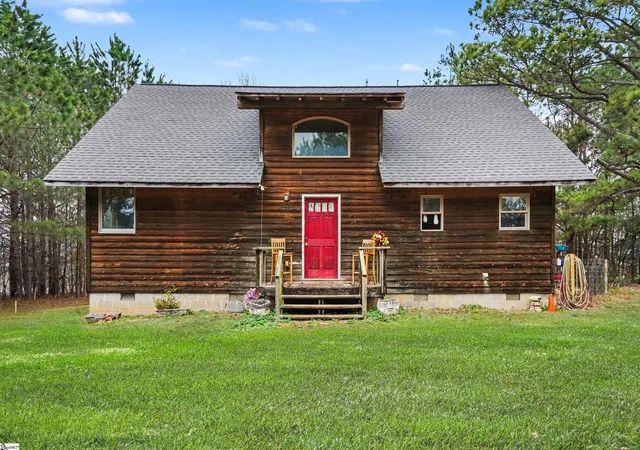 Photo 2 of Single family home for sale at 113 Ernestine Hayes Rd, Pickens, SC 29671 | MLS# 1605111 | Listing updated on 2026-09-28