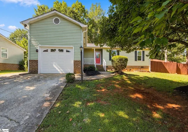 Photo 1 of Single family home for sale at 216 N Celestial Dr, Greer, SC 29651 | MLS# 1603672 | Listing updated on 2026-09-12