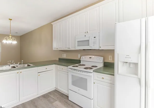 Photo 3 of Townhouse for sale at 48 Ridgestone Cir, Mauldin, SC 29662 | MLS# 1606089 | Listing updated on 2026-10-08