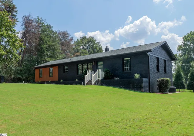 Photo 1 of Single family home for sale at 511 Woburn Ct, Greer, SC 29651 | MLS# 1602957 | Listing updated on 2026-09-04