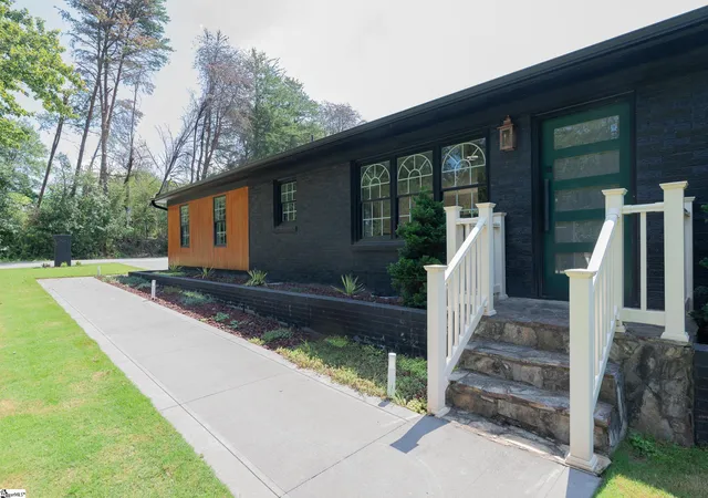 Photo 2 of Single family home for sale at 511 Woburn Ct, Greer, SC 29651 | MLS# 1602957 | Listing updated on 2026-09-04