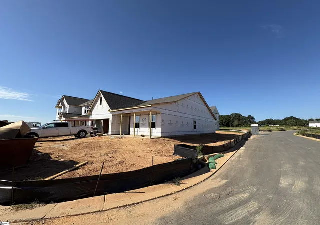 Photo 3 of Single family home for sale at 417 Simpson Farm Rd, Simpsonville, SC 29681 | MLS# 1603668 | Listing updated on 2026-09-12