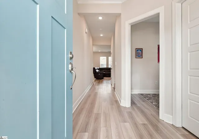Photo 3 of Single family home for sale at 100 White Dutch Ln, Greenville, SC 29607 | MLS# 1604285 | Listing updated on 2026-09-21