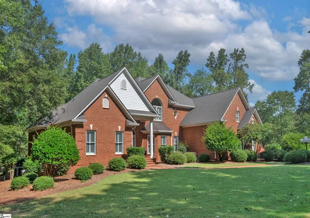 Photo 2 of Single family home for sale at 156 Club Dr, Simpsonville, SC 29681 | MLS# 1603077 | Listing updated on 2026-09-05
