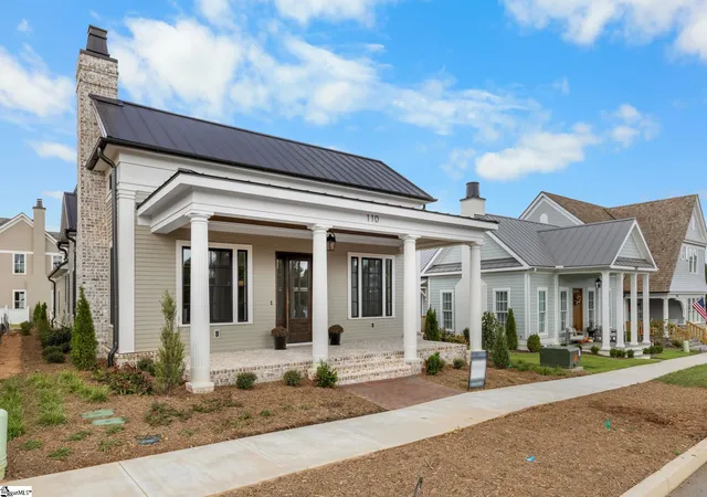 Photo 3 of Single family home for sale at 110 Baron Dr, Greenville, SC 29615 | MLS# 1575053 | Listing updated on 2026-10-22