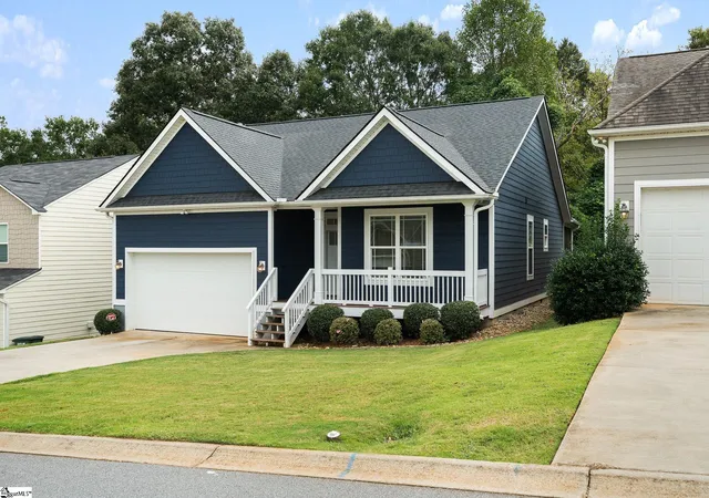 Photo 2 of Single family home for sale at 126 Colonial Walk, Pickens, SC 29671 | MLS# 1605522 | Listing updated on 2026-10-27