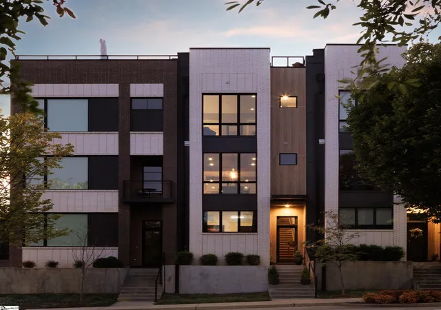 Photo 3 of Townhouse for sale at 611 N Main St #Unit 2, Greenville, SC 29601 | MLS# 1605515 | Listing updated on 2026-10-27