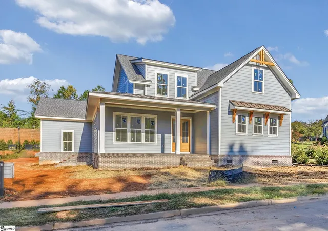 Photo 2 of Single family home for sale at 33 Porcher Cir, Greenville, SC 29605 | MLS# 1606292 | Listing updated on 2026-10-09
