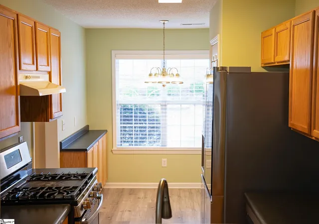 Listing Photo 4 - Condo for sale in building located at 11 Hillside Gln Dr, Greer, SC 29650