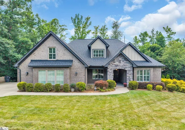 Photo 1 of Single family home for sale at 4 Colonel Storrs Ct, Greer, SC 29650 | MLS# 1596538 | Listing updated on 2026-09-15